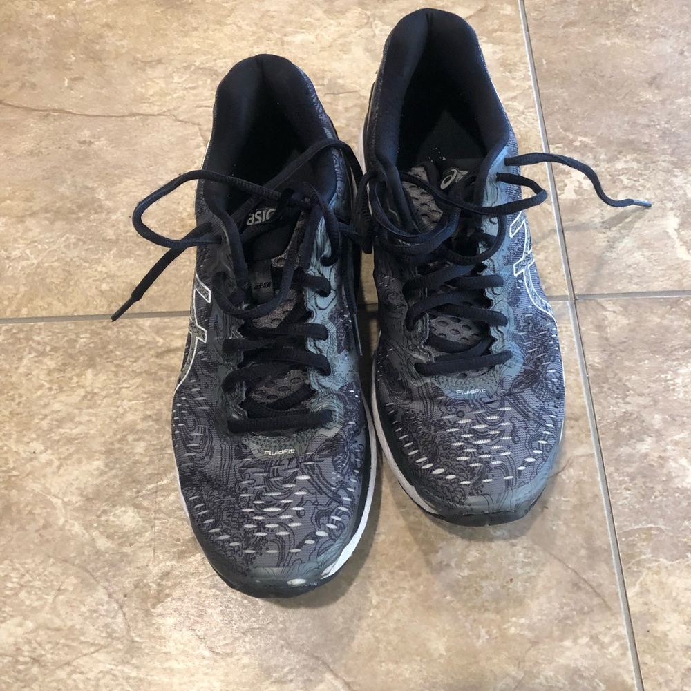 Women’s ASICS size 8.5